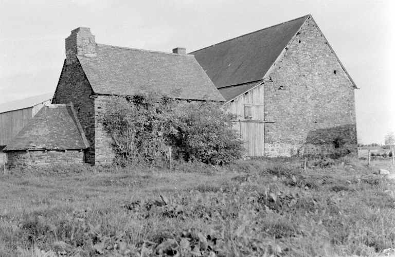 Manoir, puis ferme, les Prons (Pleugueneuc)