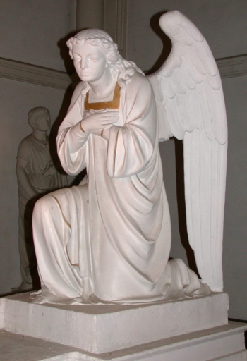 Paire de statues : Anges adorateurs