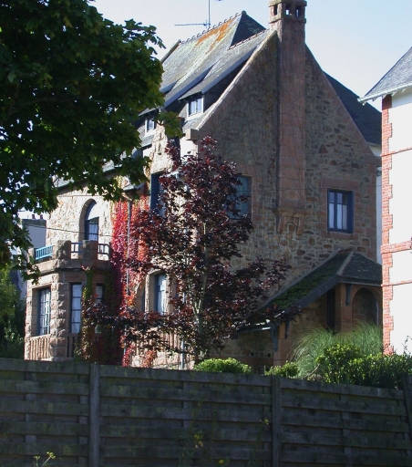 Maison de villégiature, 32 rue du Général de Gaulle, Sainte-Anne (Trégastel)