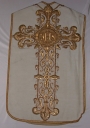 Ornement blanc 1 : chape, chasuble, bourse de corporal, étole, manipule, voile de calice