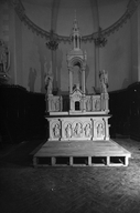 Autel, retable, prieuré de bénédictins, église paroissiale Saint-Jean-Baptiste (Ercé-en-Lamée)