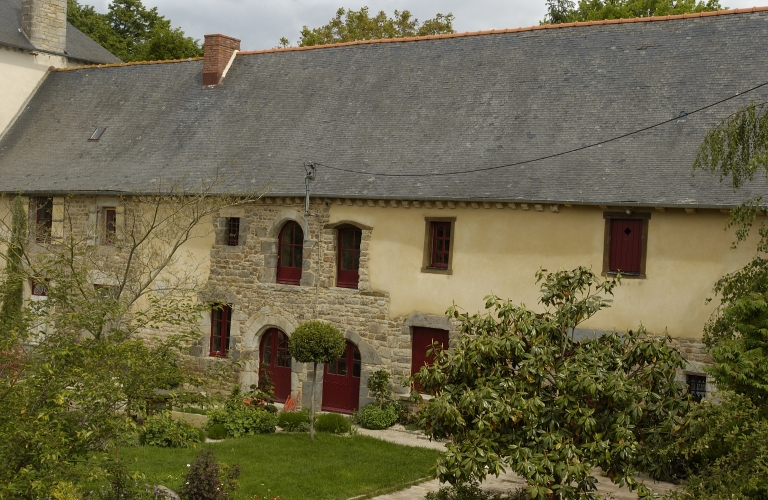 Alignement de maisons, le Gué Janson (La Baussaine)