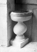 Bénitier, église Saint-Armel (Ploërmel)