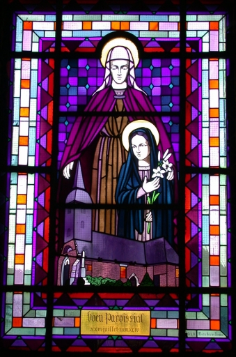 Verrière à personnages de la baie 6 : Offrande de la paroisse à sainte Anne et à la Vierge