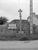 Croix monumentale, Pont Begou (Kerbors)