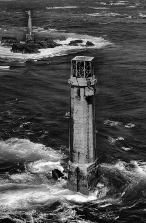 Phare de Nividic aussi appelé Phare du Four (Etablissement de signalisation maritime n° 624/000)
