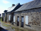 Alignement de quatre logis, route départementale de Bourg-des-comptes à Cuillé (Moussé)