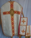 Ornement blanc 2 : chasuble, bourse de corporal, étole, voile de calice