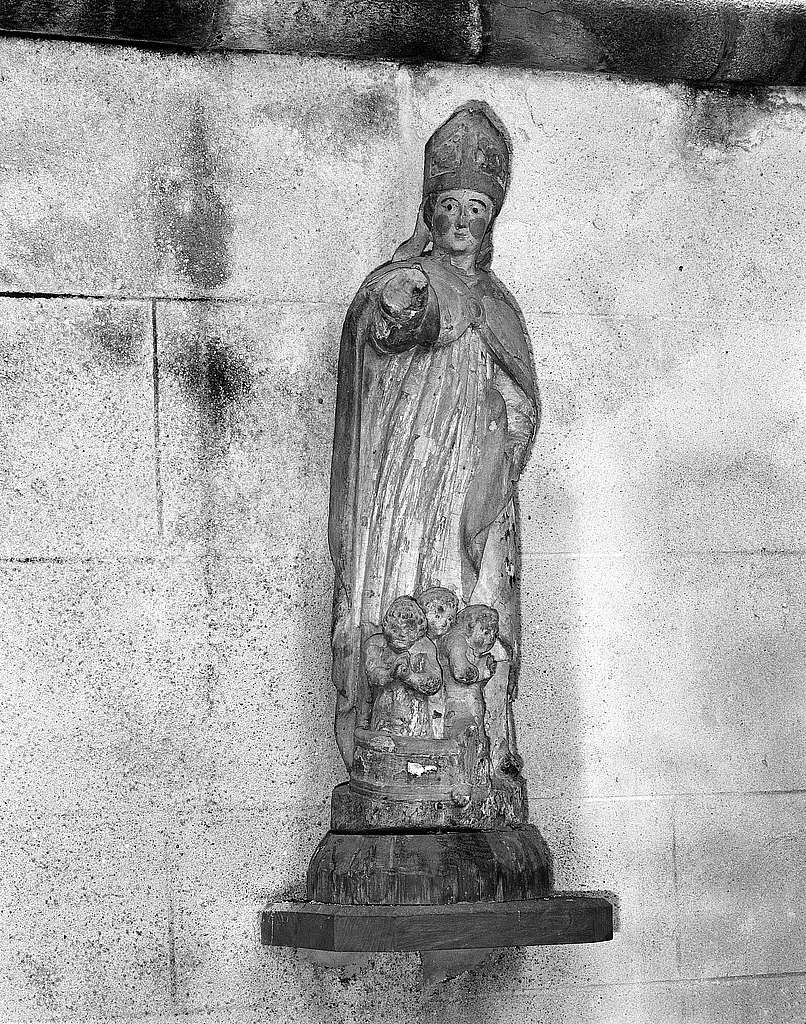 Statue (d'applique, petite nature) : saint Nicolas, chapelle Notre-Dame-du-Kreisker (Saint-Pol-de-Léon)