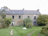 Alignement de deux maisons, l'Aunay Hingan (Renac)