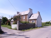 Maison, rue des Cyprès ; rue de Groas Coat, Pen-Allée (Plouguiel)