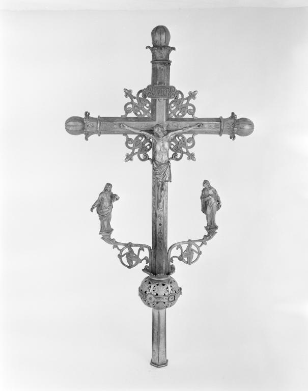 Croix de procession, église paroissiale Notre-Dame (Larmor-Baden)