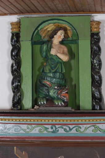 Statue de saint Michel