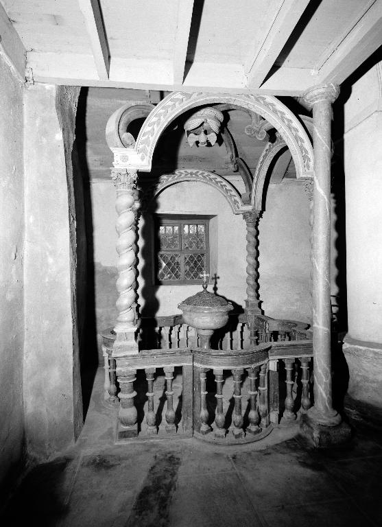 Fonts baptismaux, clôture des fonts baptismaux, baldaquin des fonts baptismaux, église paroissiale Saint-Coulitz (Saint-Coulitz)