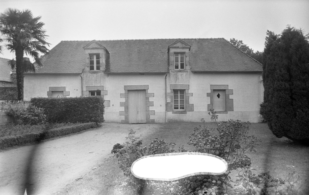 Château de Bouëtiez, puis maison de retraite (Hennebont)