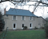 Mairie, écoles et monuments aux morts sur la commune de La Chapelle-des-Fougeretz
