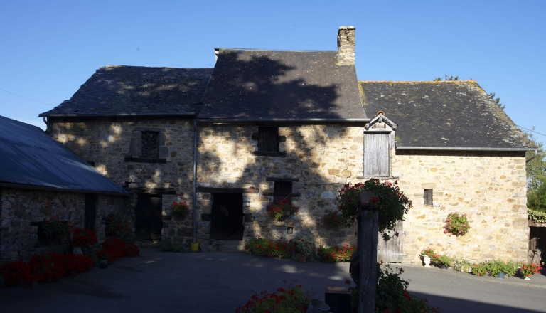 Ferme, le Mesnil Cochet (Saint-Georges-de-Chesné fusionnée en Rives-du-Couesnon en 2019)