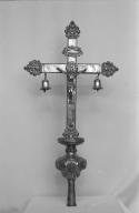 Croix de procession, église paroissiale Saint Pierre (Plogastel-Saint-Germain)
