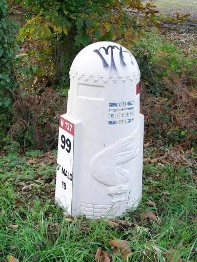 Borne de la liberté, N 137 (Miniac-Morvan)