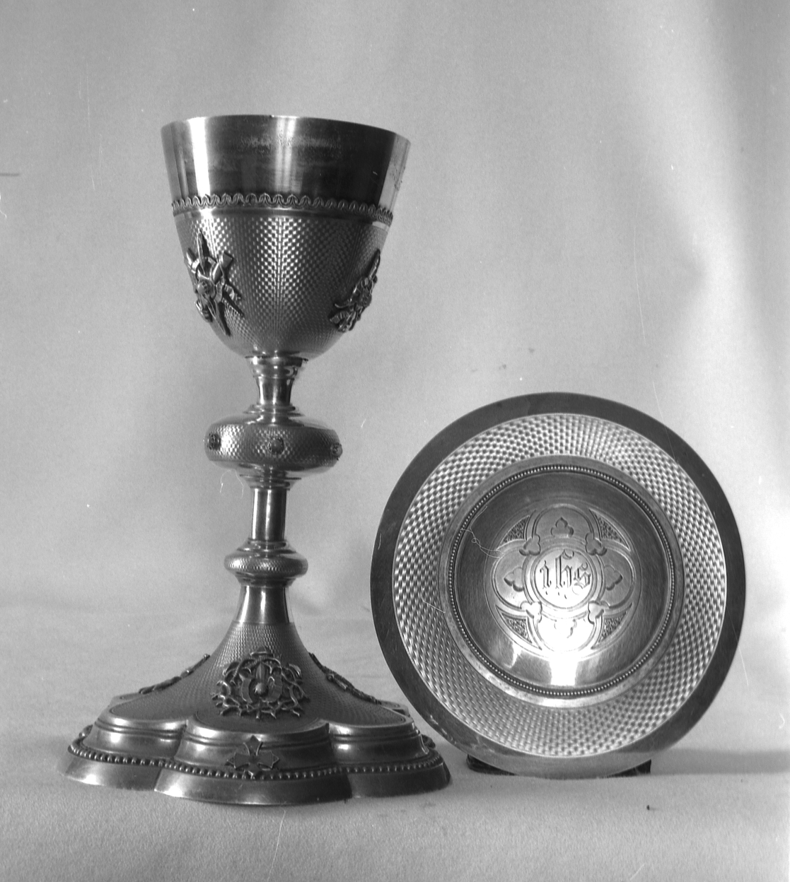 Calice, patène (3), église paroissiale Notre-Dame-de-Lorette (Séglien)