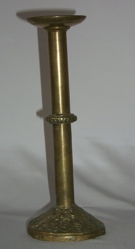 Paire de chandeliers d'acolyte