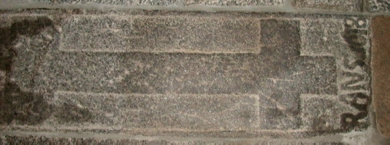 12 Dalles funéraires