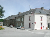 Alignement de maisons, 1 à 9 place Nominoë (Bains-sur-Oust)