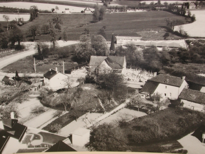 Village (Montgermont)