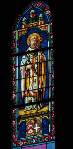 Ensemble des 8 verrières hautes du transept : saint Denis, sainte Agathe, saint Jean, Notre-Dame du Rosaire (?), saint Pierre, Notre-Dame de la Salette, saint Jacques le Mineur, Notre-Dame de Lourdes