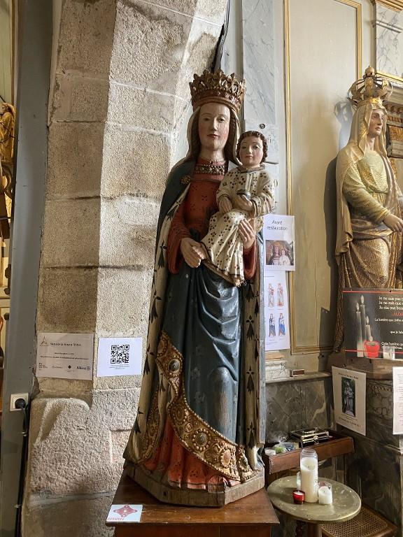 Statue : Vierge à l' Enfant, église Saint-Étienne (Saint-Abraham)