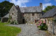 Les maisons, logis, fermes et dépendances sur la commune de Trémel