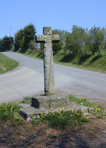 Croix monumentale 1 dite Croas Ar Voereb, Kerguz (Plounéour-Ménez)