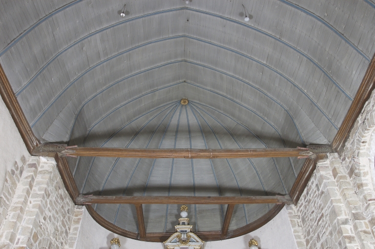 Décor de charpente : 10 entraits, sablières, lambris de couvrement