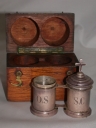 Ampoules à huile sainte et à saint chrême
