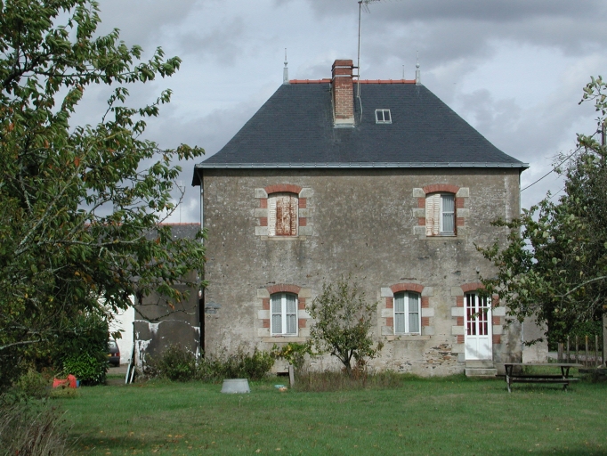 Ancienne école privée, rue des Ardoisières (Sainte-Marie)