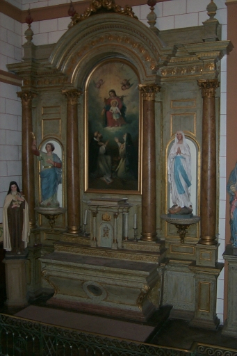 Ensemble de l'autel secondaire nord : autel, 2 gradins d'autel, tabernacle, retable, degré d'autel