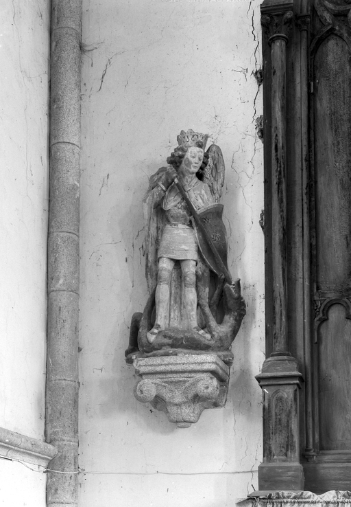 Statue (petite nature, d'applique) : saint Michel, église Paroissiale Saint Pierre-Apôtre (Carnoët)