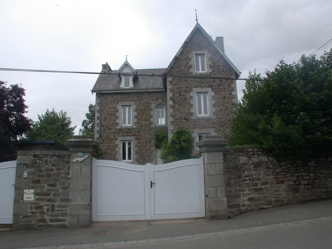 Maison dite villa Sainte Anne, 26 rue d'Aleth (La Ville-ès-Nonais)