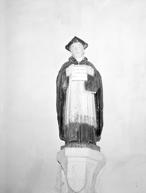 Statue (d'applique, demi-nature) : saint Yves, chapelle Saint-Laurent (Silfiac)