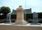 Monument aux morts, rue de la Mairie (Combourg)