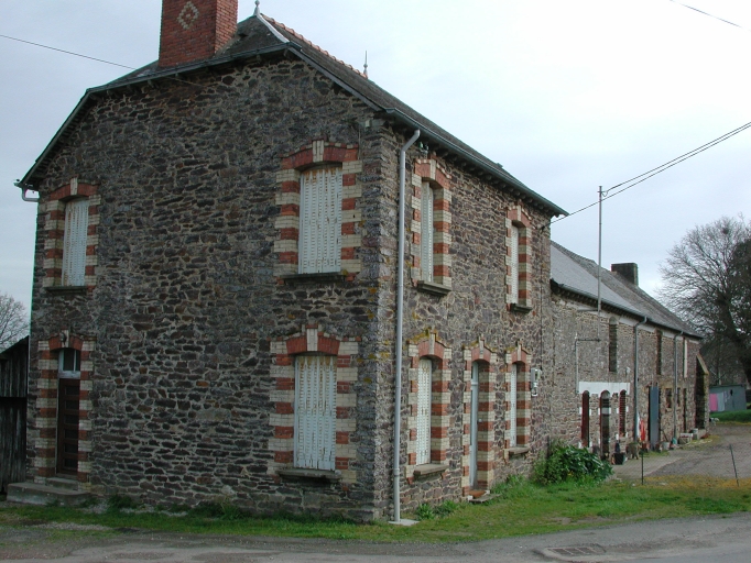 Alignement de maisons, 34 rue de Brocéliande (Treffendel)