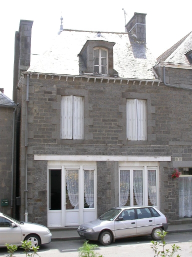 Maison à boutique, 22 Rue du Général de Gaulle (Plerguer)