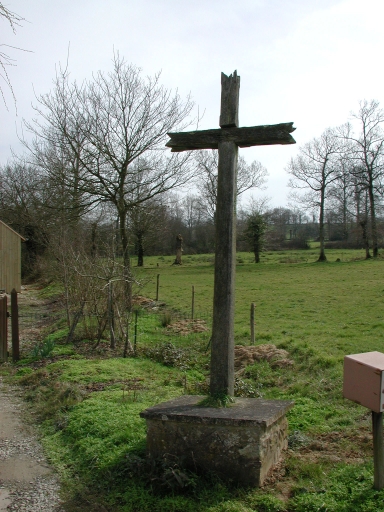 Croix de chemin, le Pont (Dourdain)