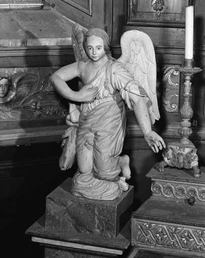 Ensemble de deux statues d'anges