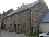 Alignement d'une ferme et d'une maison, Painfour (Plerguer)
