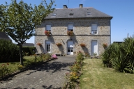 Ancien presbytère, actuellement mairie, 1 Rue Anne René Thébault (Romazy)
