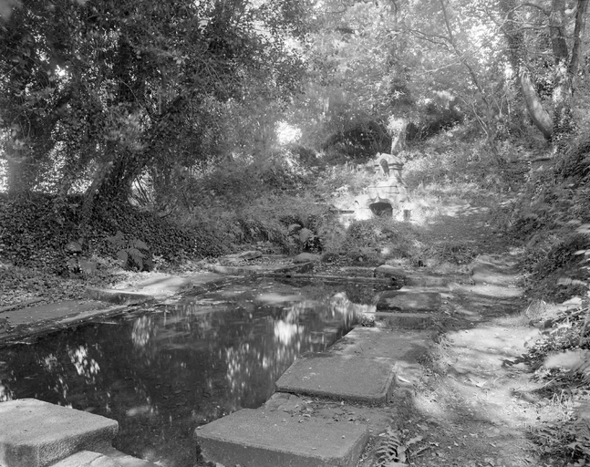 Fontaine de dévotion Saint-Cornély, Kerzerven Nevez (Gourlizon)