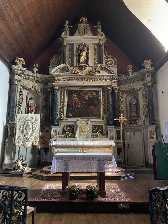 Ensemble du maître-autel : autel, retable, tabernacle, 2 gradins d'autel, exposition, église Saint-Pierre (Lanouée fusionnée en Forges de Lanouée en 2019)