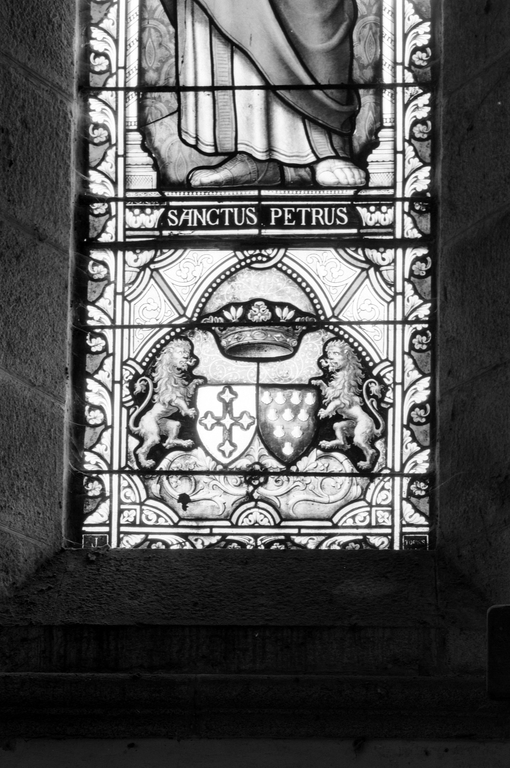 Verrière (8, verrière à personnage, verrière figurée), église Paroissiale Saint Pierre-Apôtre (Carnoët)
