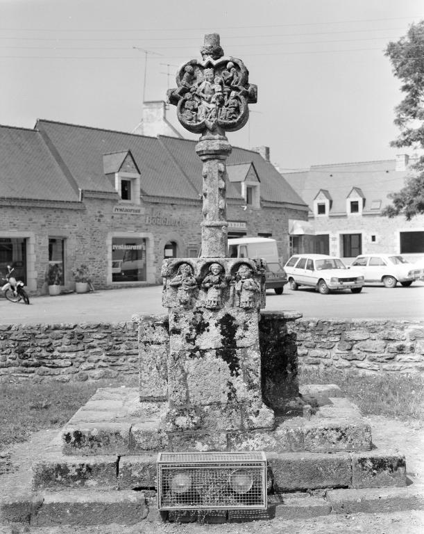 Calvaire, place Notre-Dame du Loc (Saint-Avé)